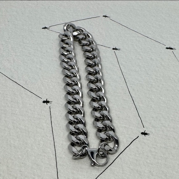 Stainless Steel Curb Chain Bracelet - Picture 2 of 3
